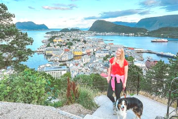 Escorts Hjelmelandsvagen, Norway — Local Companions