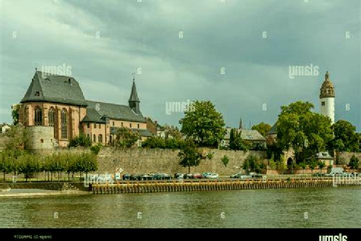 Escorts Hochstadt am Main, Germany — Local Companions