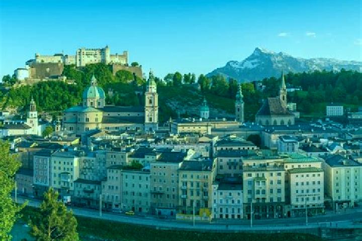Escorts Hochtregist, Austria — Local Companions