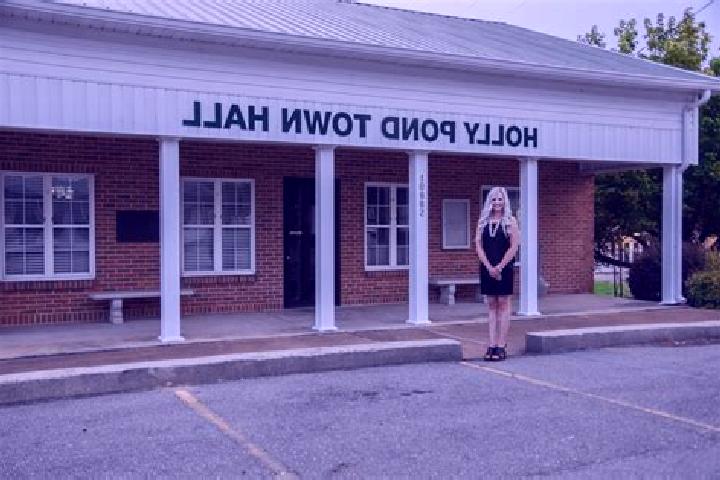 Escorts Holly Pond, United States — Local Companions