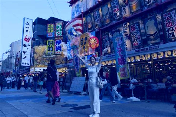 Escorts Honmachi, Japan — Local Companions