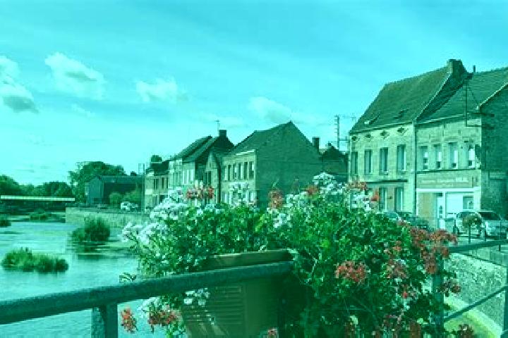 Escorts Honnecourt-sur-Escaut, France — Local Companions