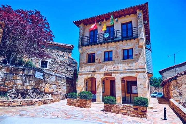 Escorts Horcajuelo de la Sierra, Spain — Local Companions