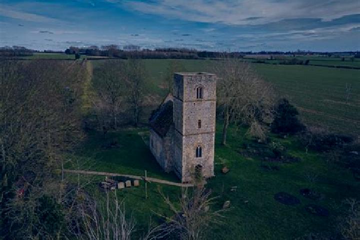 Escorts Houghton on the Hill, United Kingdom — Local Companions