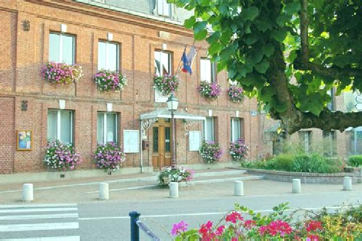 Escorts Houppeville, France — Local Companions