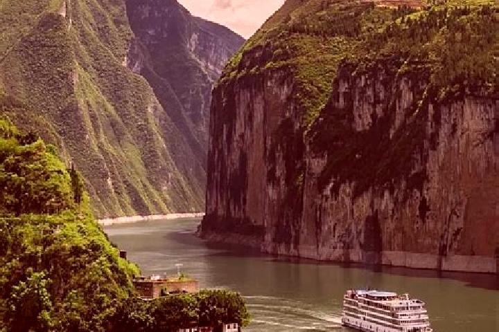 Escorts Huangchuan, China — Local Companions