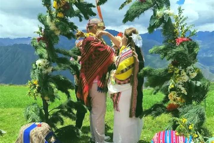 Escorts Huariaca, Peru — Local Companions