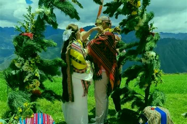 Escorts Huayllacayan, Peru — Local Companions