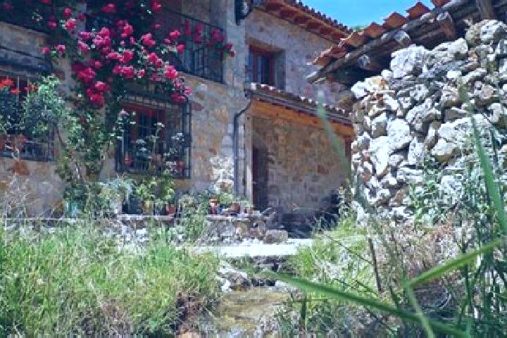 Escorts Huerta del Marquesado, Spain — Local Companions