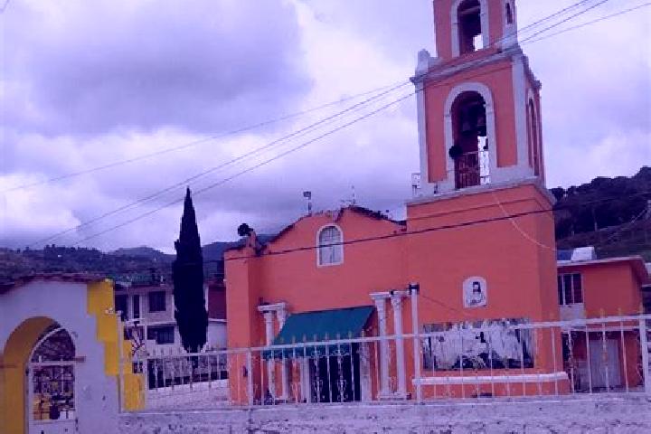 Escorts Hueyatenco, Mexico — Local Companions