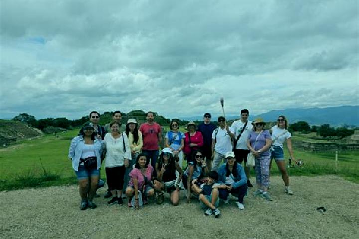 Escorts Hueytepec, Mexico — Local Companions