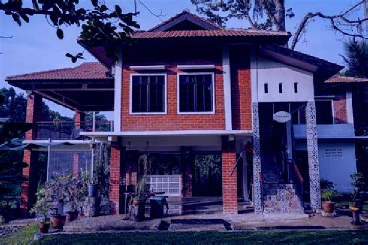 Escorts Hulu Langat, Malaysia — Local Companions
