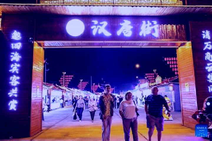 Escorts Hunchun, China — Local Companions