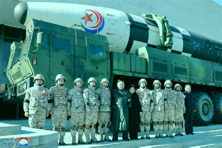 Escorts Hwadae, North Korea — Local Companions