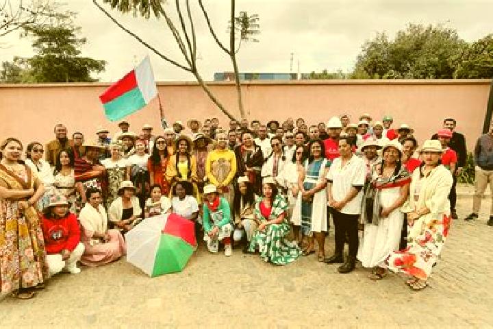 Escorts Ifatsy, Madagascar — Local Companions