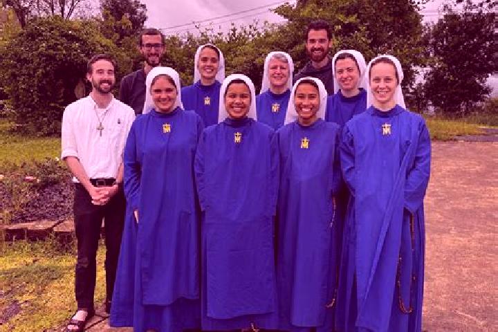 Escorts Iguerande, France — Local Companions