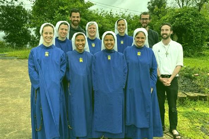 Escorts Irvillac, France — Local Companions