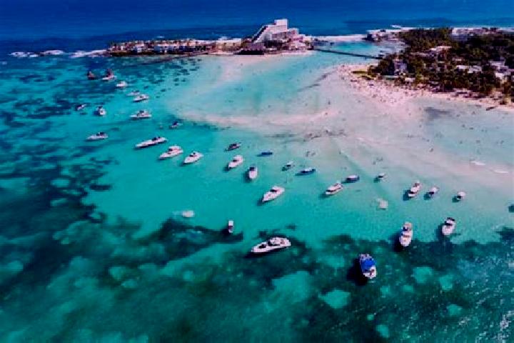 Escorts Isla Mujeres, Mexico — Local Companions