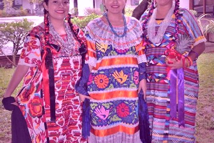 Escorts Ixcatlan, Mexico — Local Companions