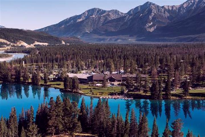 Escorts Jasper Park Lodge, Canada — Local Companions