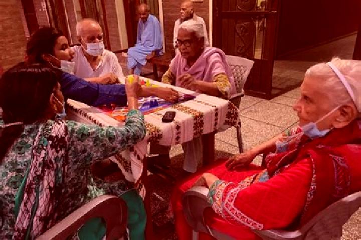 Escorts Jhinkpani, India — Local Companions
