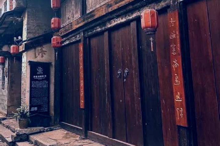 Escorts Jingling, China — Local Companions