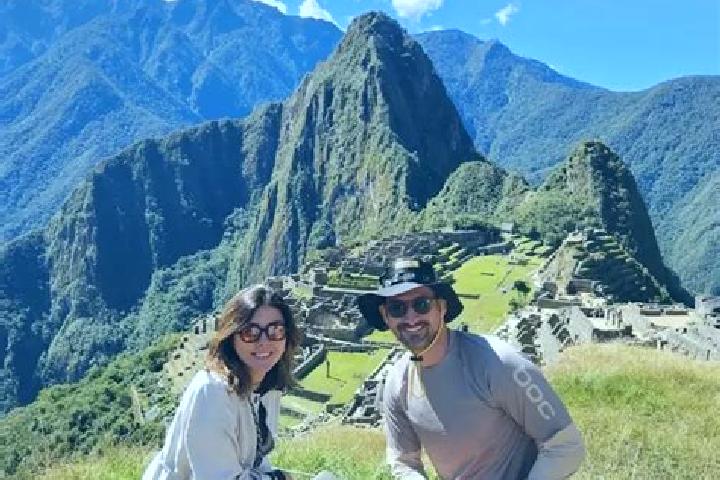 Escorts Jivia, Peru — Local Companions