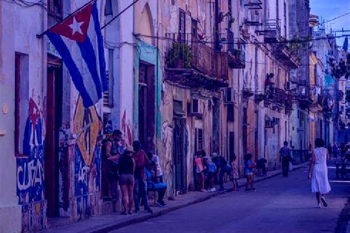 Escorts Jovellanos, Cuba — Local Companions