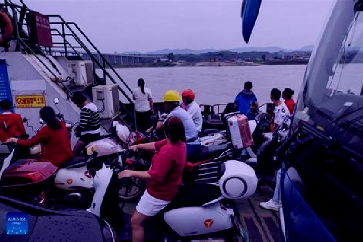 Escorts Juexi, China — Local Companions