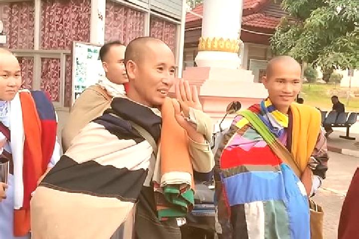 Escorts Jurak Lao , Indonesia — Local Companions