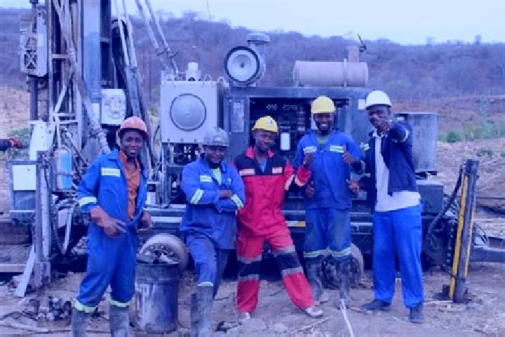 Escorts Kamativi Mine, Zimbabwe — Local Companions