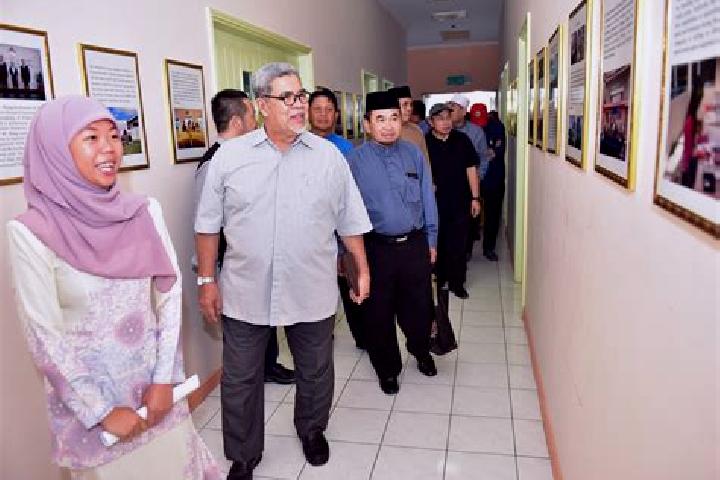 Escorts Kampong Meragang, Brunei — Local Companions