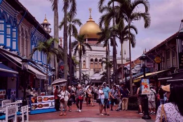 Escorts Kampong Tajar, Malaysia — Local Companions