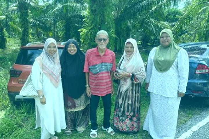 Escorts Kampung Parit Belahan Tampok, Malaysia — Local Companions