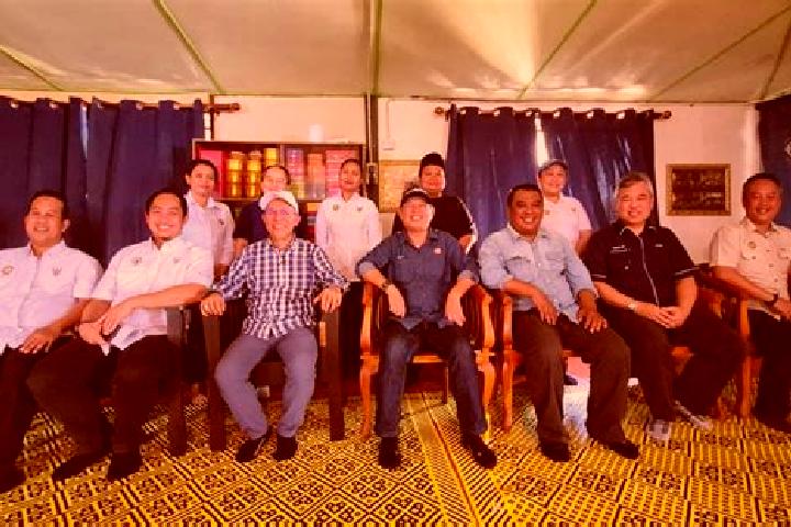 Escorts Kampung Parit Panjang, Malaysia — Local Companions