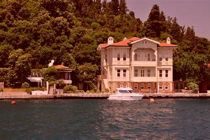 Escorts Kanlica, Turkey — Local Companions