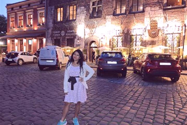 Escorts Kazimierz, Poland — Local Companions