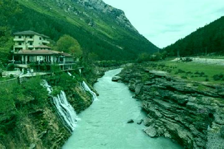 Escorts Kelcyre, Albania — Local Companions