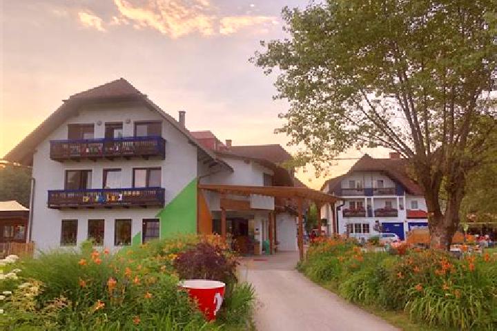 Escorts Keutschach am See, Austria — Local Companions