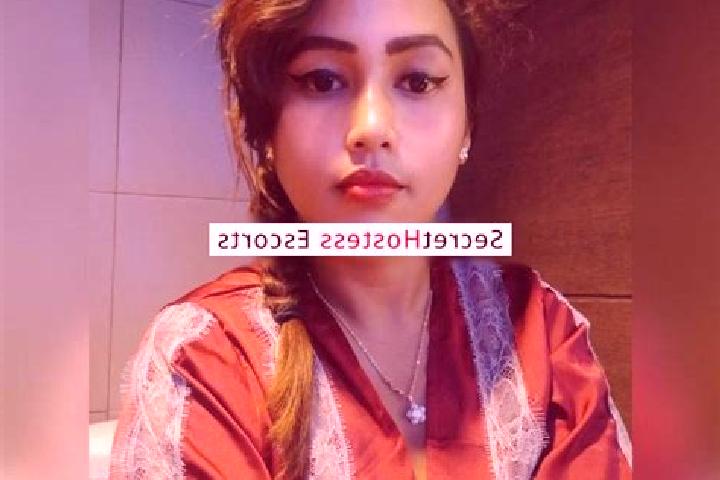 Escorts Kiaralawang, Indonesia — Local Companions