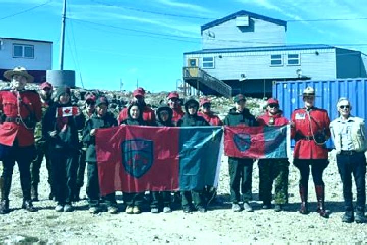 Escorts Kinngait, Canada — Local Companions