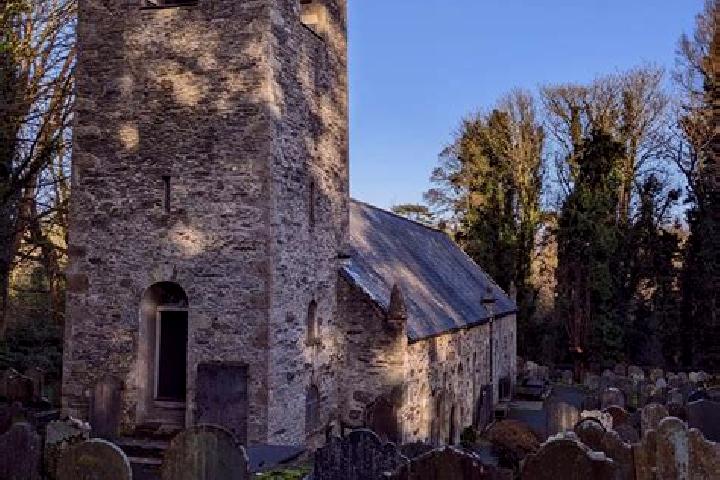 Escorts Kirk Braddan, Isle of Man — Local Companions