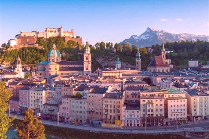 Escorts Klaus, Austria — Local Companions
