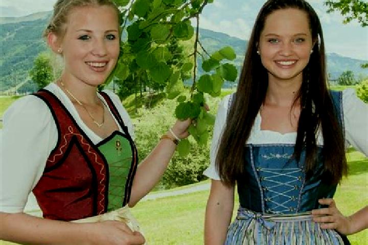 Escorts Kleinsoelk, Austria — Local Companions