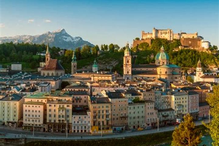 Escorts Kohlberg, Austria — Local Companions
