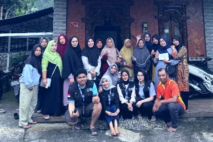 Escorts Krajan Dua Keting, Indonesia — Local Companions