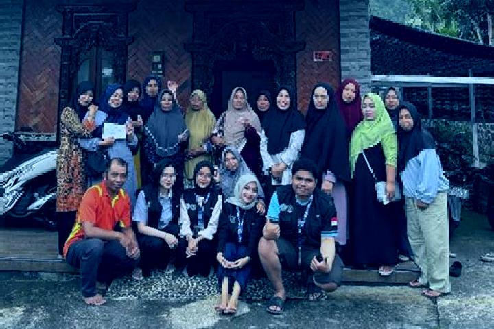 Escorts Krajan Dua Patempuran, Indonesia — Local Companions