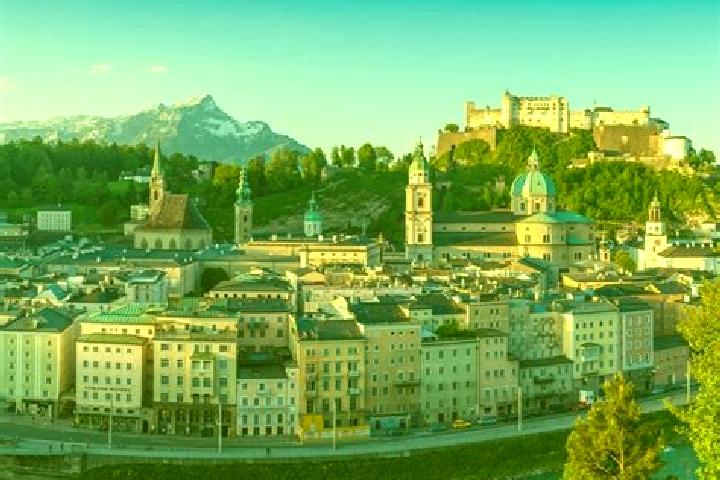 Escorts Krakauhintermuehlen, Austria — Local Companions