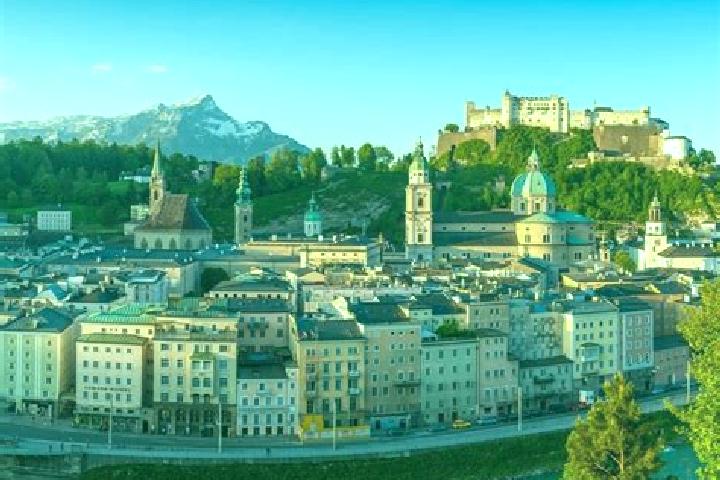 Escorts Kremsdorf, Austria — Local Companions