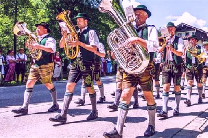 Escorts Kreuth, Germany — Local Companions